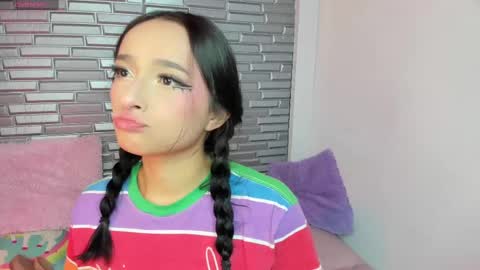 I S S A B E L A Igissaa ax    Xlittleissa  online show from February 20, 2:24 pm