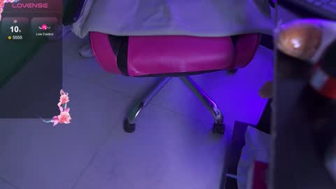 ISSA  online show from October 16, 11:51 pm