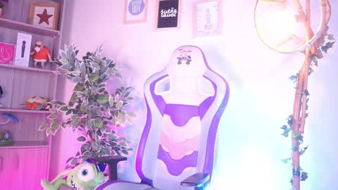 ISSA  online show from February 17, 12:37 pm