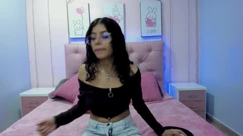 Issa  online show from October 9, 11:42 pm