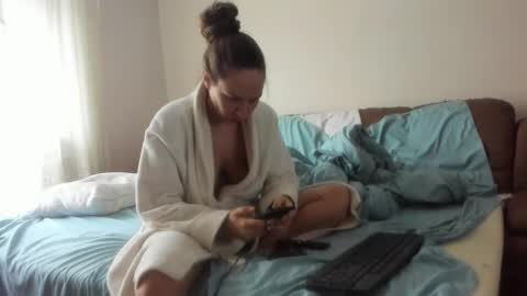 Issabelle online show from February 2, 6:56 am