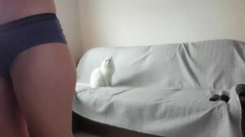 Issabelle online show from April 6, 5:30 am