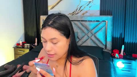 Issafoxx online show from October 6, 12:00 pm