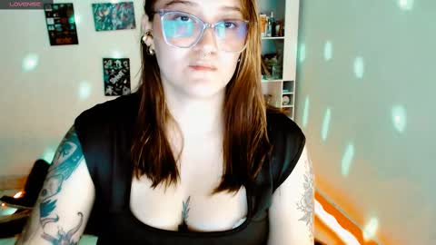 Yiz online show from February 23, 4:11 am