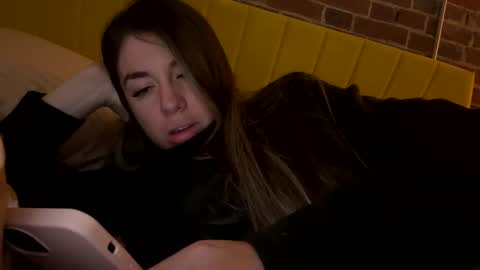 itsbaddyliv online show from December 6, 10:18 pm