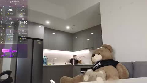 Queen Liya online show from October 8, 6:34 pm