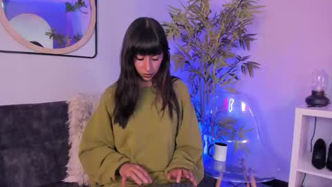 itsmroom online show from March 12, 2:20 pm