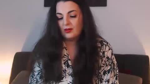 Melissa Khaan online show from December 28, 12:45 pm