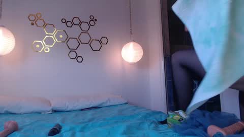 Adris online show from February 7, 9:26 pm