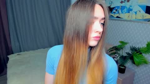 Violet online show from November 22, 8:39 am