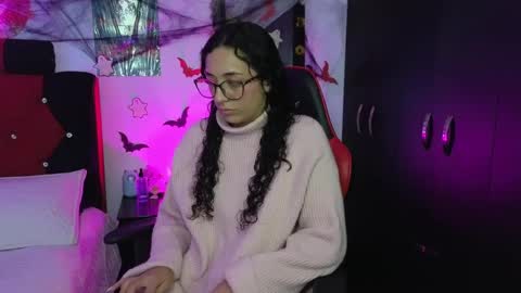 ivonemoon online show from October 8, 4:00 pm