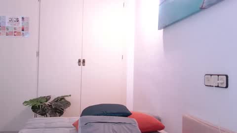 Ivonne online show from January 22, 9:13 am