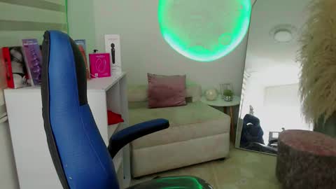 ivvoncute online show from March 10, 12:31 pm