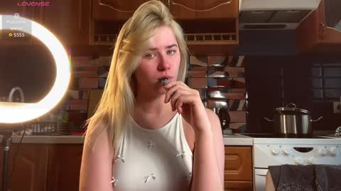 Liana online show from March 31, 3:39 am