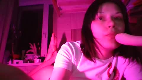 Eva online show from May 10, 10:56 pm