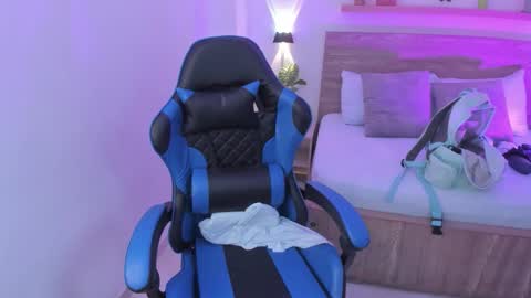 Iza online show from September 15, 1:08 pm