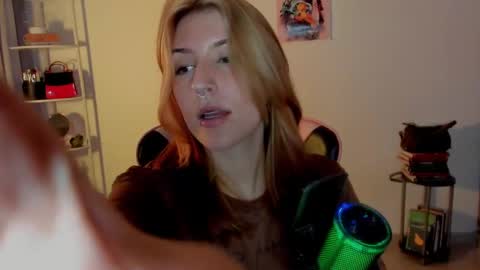 Linda Sofia help me get to 100 thumbs up online show from February 2, 10:49 pm