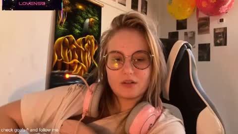 jacywinslat online show from October 18, 1:36 pm