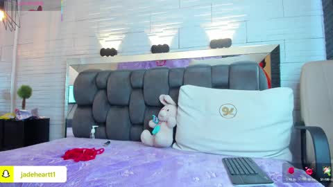  JADE  online show from September 24, 8:52 pm