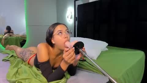 jade_lovv online show from June 24, 7:57 pm