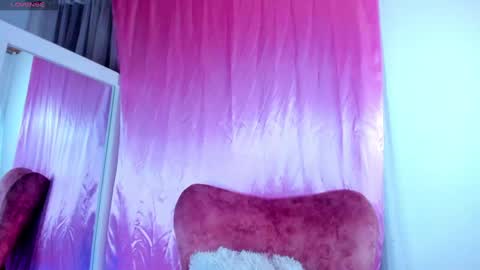 jade white  online show from January 29, 12:56 pm