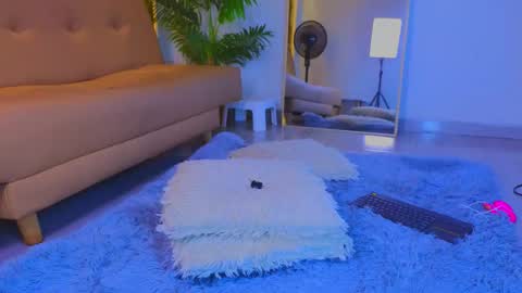 jadee__ online show from January 8, 1:53 am