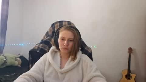 jaimeeosendorf online show from April 10, 9:48 am