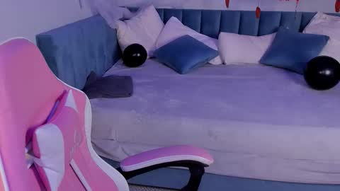 Jane sweethearts Im here now  online show from October 31, 1:18 am