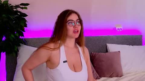 your kitty JANE roawww online show from October 4, 5:13 am