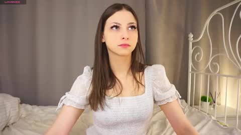 Jennifer  online show from February 10, 5:03 am