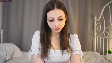 Jennifer  online show from February 13, 5:58 am