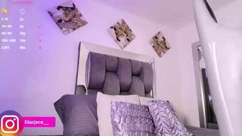 Jennifer online show from March 12, 9:50 pm