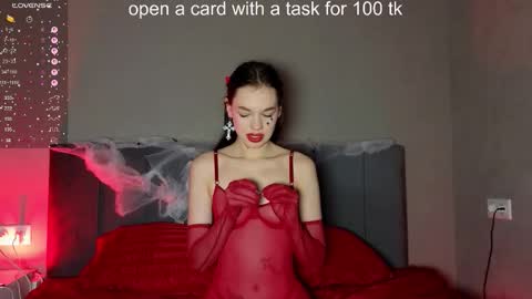 janepaxton_ online show from October 24, 4:58 pm