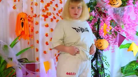 Diane online show from November 9, 11:28 am