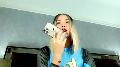 Jazmin online show from February 7, 10:30 pm