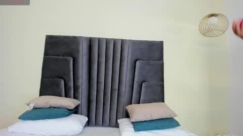 Jazmin online show from November 24, 8:11 pm