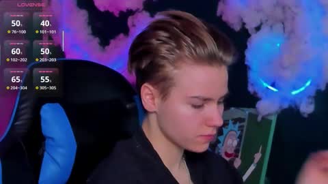 jean_wilsons online show from March 12, 11:35 am