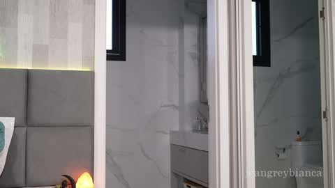 Bianca online show from November 18, 7:59 pm