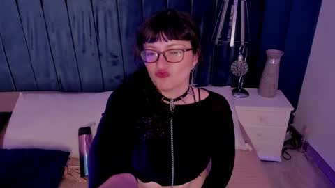 Jean online show from March 10, 8:01 pm