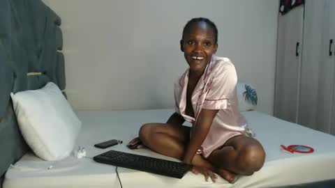 Jemmi online show from November 8, 8:25 pm