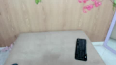 Jenelotizz online show from June 6, 2:40 am