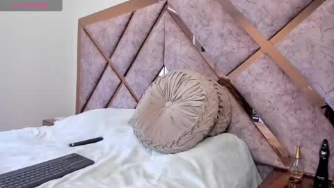 My name is LizzyNice to meet you online show from December 12, 10:42 pm