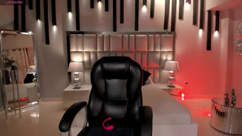 Jenna Olson  online show from March 5, 10:22 am