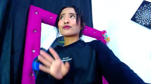 jenn online show from April 22, 10:34 am