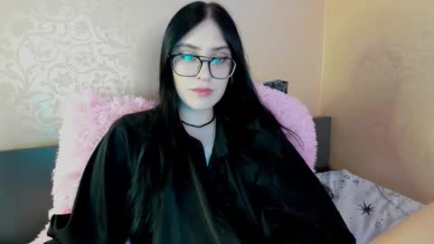 Helen online show from November 8, 4:34 pm