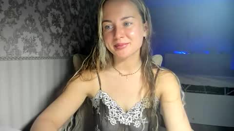 Jennifer online show from May 12, 8:04 pm