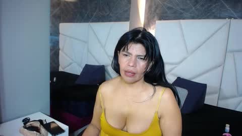 Jennifer online show from March 1, 2:33 am