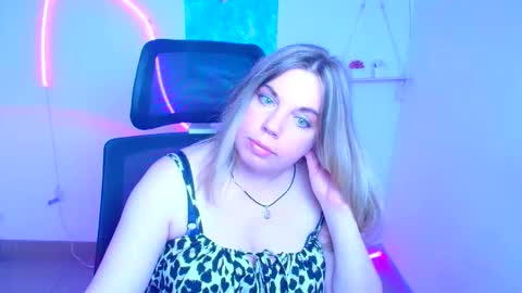 Jennifer online show from April 18, 12:40 pm