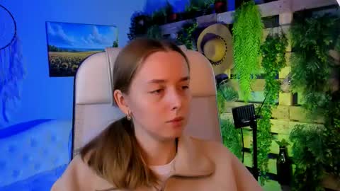 Jennifer online show from October 6, 9:37 am