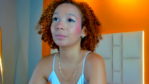 jenny__lawrence online show from April 19, 3:50 am